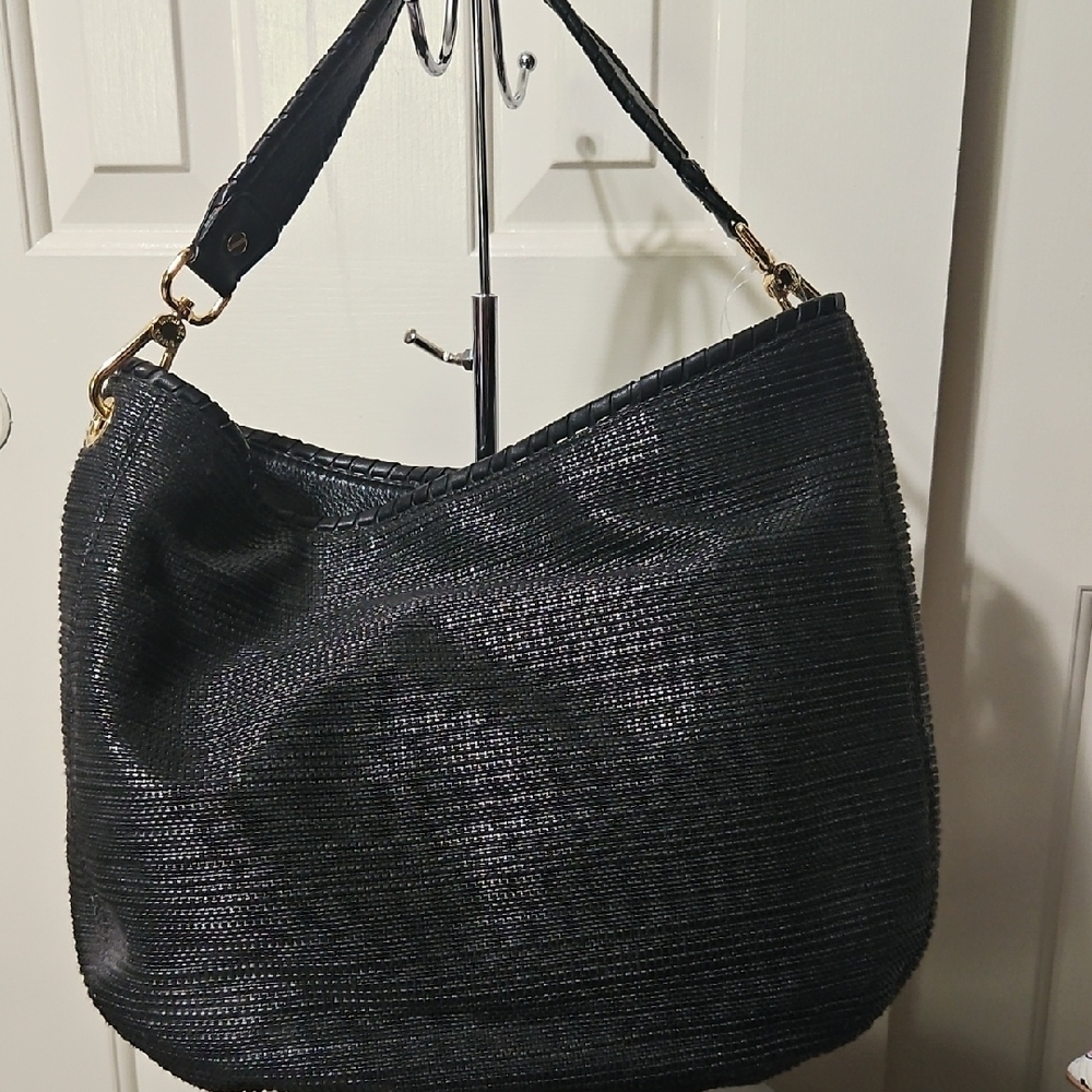 Michael Kors NWT Black Hobo Straw Bag with Gold Accents - Picture 5 of 10